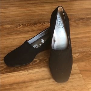 Perfect condition square-toed wedges